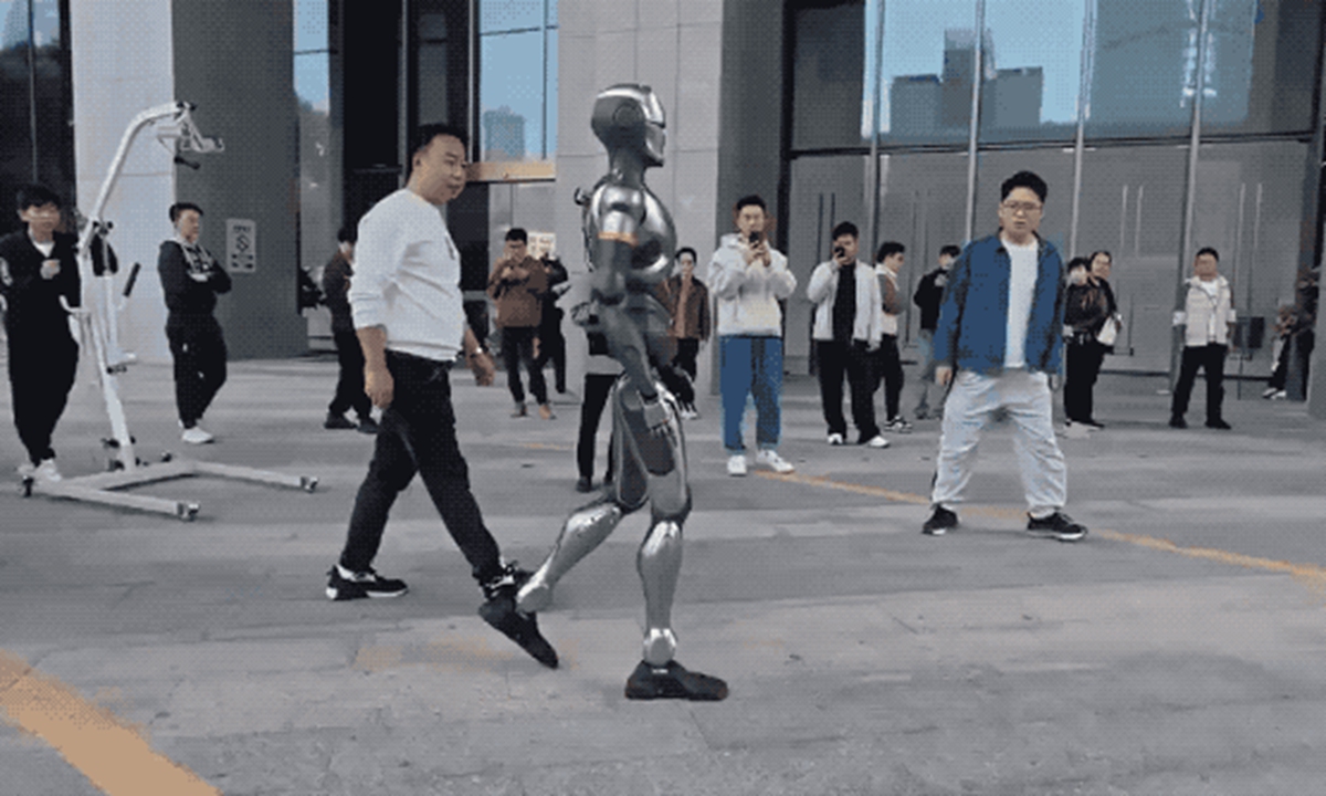 明了他的伟